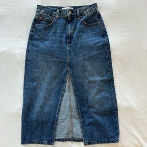 Aritzia Denim Forum - 90s Halle Skirt Sz 25
